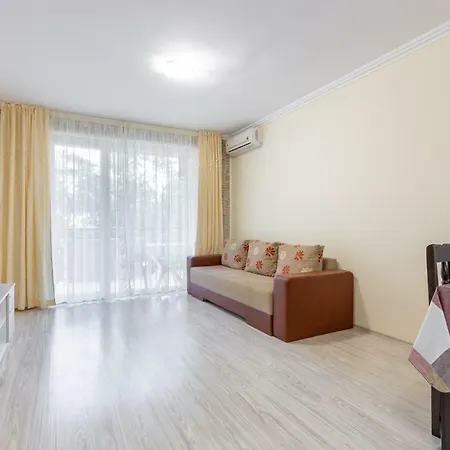 Апартамент Wifi 1bedroom With Kitchen Yh *